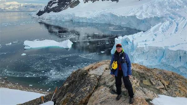 安省女子出国打车,20分钟被收取了近7000加元1 安省女子出国打车,20分钟被收取了近7000加元1