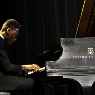 【人物故事】“永不放弃”一个人从无家可归者到卡内基音乐厅的旅程3