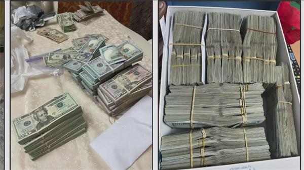 一名陪审员拿到一个装满 12 万美元现金的袋子,一场疫情欺诈案审判出现了“黑帮电影”般的转折1 一名陪审员拿到一个装满 12 万美元现金的袋子,一场疫情欺诈案审判出现了“黑帮电影”般的转折1