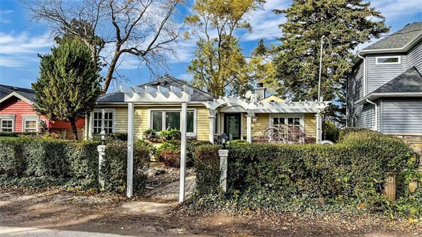 赔惨了！在尼亚加拉湖畔的一栋住宅在7次挂牌失败后，低于50 万亏损售出1