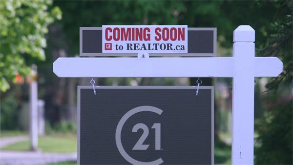 随着抵押贷款续期临近，加拿大房地产市场供应量激增1