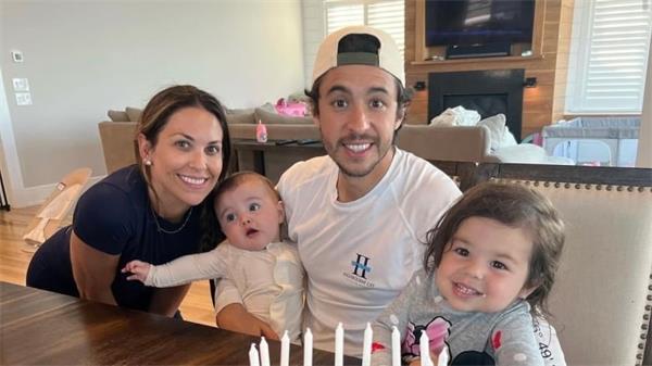 【人物故事】“你很完美” 约翰尼·高德罗的遗孀梅雷迪思发文悼念2