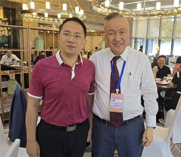 “一带一路”侨商合作发展大会在重庆开幕 -加拿大加中贸促会会长、加雄集团总裁陆炳雄受邀出席会议7