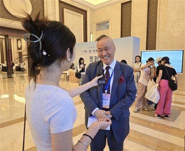 “一带一路”侨商合作发展大会在重庆开幕 -加拿大加中贸促会会长、加雄集团总裁陆炳雄受邀出席会议12