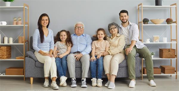 民意调查：随着房屋拥有率暴跌，加拿大年轻人纷纷搬去与家人同住1