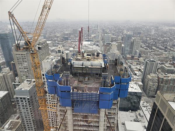 陷入困境的摩天大楼被指控支付给自己的费用过高1