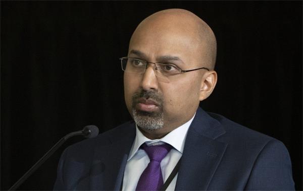 加拿大央行官员表示:允许一段时间的价格下跌对加拿大人来说将是“痛苦的”1 加拿大央行官员表示:允许一段时间的价格下跌对加拿大人来说将是“痛苦的”1