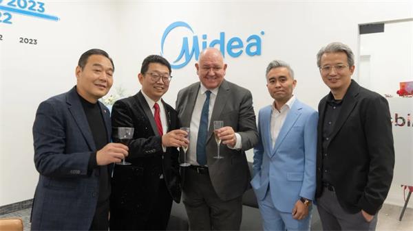 全球家用电器巨头-美的集团加拿大旗舰店隆重开业20