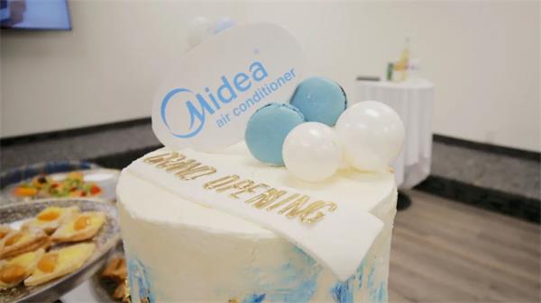 全球家用电器巨头-美的集团加拿大旗舰店隆重开业22