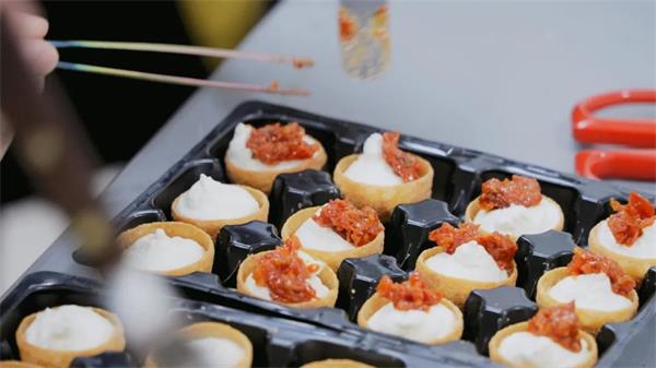 全球家用电器巨头-美的集团加拿大旗舰店隆重开业23