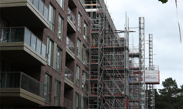 低利率会释放被压抑的购买需求,房地产市场有望在 2025 年全面复苏4 低利率会释放被压抑的购买需求,房地产市场有望在 2025 年全面复苏4