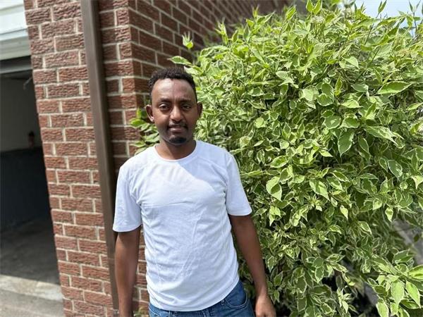 这些房东说，他们成了同一批“职业”房客的受害者1