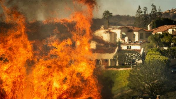加州野火仍在肆虐，强风预计将卷土重来2