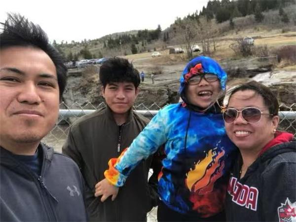 【人物故事】我当时是一名高中生，有一份全职工作。我的财务目标是有代价的2