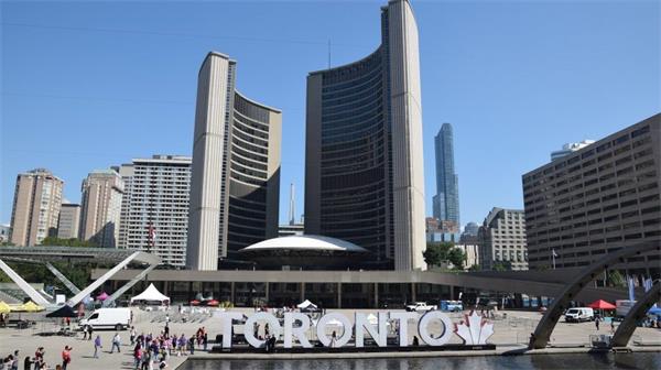多伦多市政府与工会在最后一刻达成临时协议,避免罢工1 多伦多市政府与工会在最后一刻达成临时协议,避免罢工1