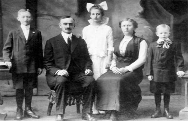 特朗普家族的财富始于加拿大的一家妓院酒店2