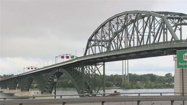 美国国会提出“加拿大雪鸟法案”1