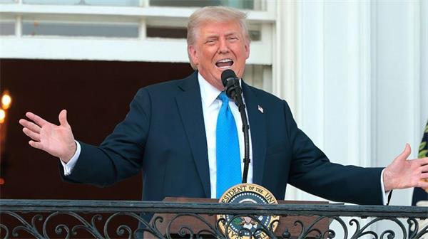 特朗普宣布对 12 个国家实施新旅行禁令,并对 7 个国家实施限制1 特朗普宣布对 12 个国家实施新旅行禁令,并对 7 个国家实施限制1