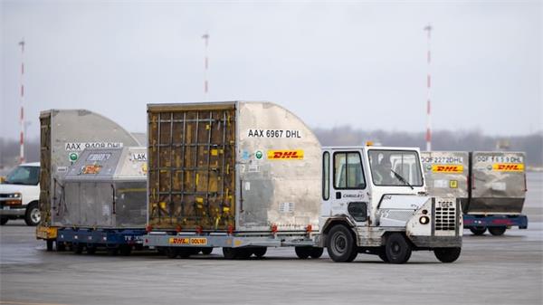 DHL Express 员工因公司停工而罢工,加剧了包裹行业的动荡1 DHL Express 员工因公司停工而罢工,加剧了包裹行业的动荡1