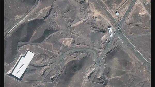 3万吨炸弹轰击伊朗核基地,特朗普出手!美以联手局势风起云涌1 3万吨炸弹轰击伊朗核基地,特朗普出手!美以联手局势风起云涌1