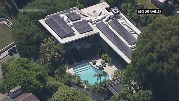 影视巨星布拉德皮特的洛杉矶住宅遭窃贼“洗劫”1 影视巨星布拉德皮特的洛杉矶住宅遭窃贼“洗劫”1