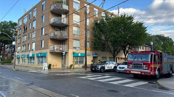 东区公寓发生火灾，造成 1 人死亡，2 人受伤1