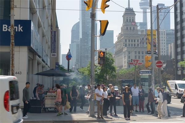 加拿大收入差距创历史新高：高收入者越赚越多，底层家庭日益边缘化1