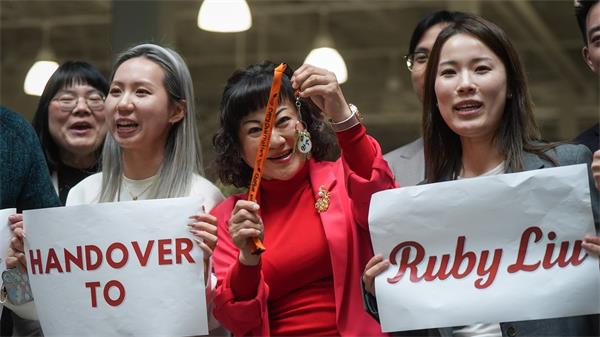 Hudson's Bay 申请法院介入，华人亿万富豪接手25家门店遭房东反对1