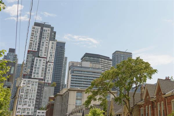 多伦多租赁市场降温:租金下滑、空置率上升,房东压力陡增1 多伦多租赁市场降温:租金下滑、空置率上升,房东压力陡增1