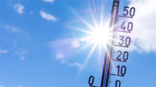 加拿大多省极端天气持续：高温预警升级，山火烟雾与强降雨席卷全国1