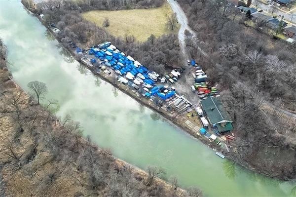 当地人呼吁多伦多游艇俱乐部停止在海滨建造数十座凉亭1 当地人呼吁多伦多游艇俱乐部停止在海滨建造数十座凉亭1