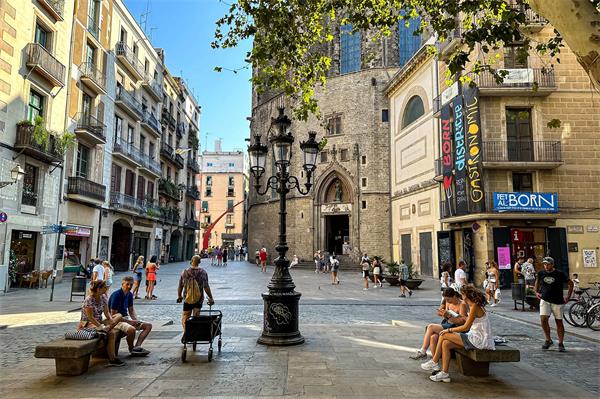 加拿大向前往欧洲的游客发布了新的旅行警告1