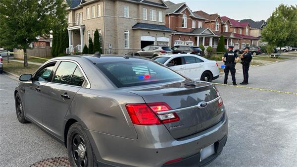 警方正在搜寻马克姆枪击案的两名嫌疑人1 警方正在搜寻马克姆枪击案的两名嫌疑人1