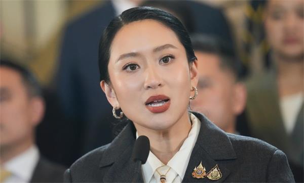 泰国总理帕东丹·西那瓦因电话泄密被勒令免职 2
