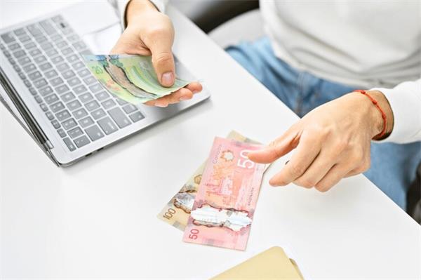 加拿大人九月份可以从政府获得哪些资金1