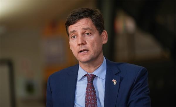 加拿大年轻人失业率居高不下，真的是外国工人“抢走”了饭碗吗？2