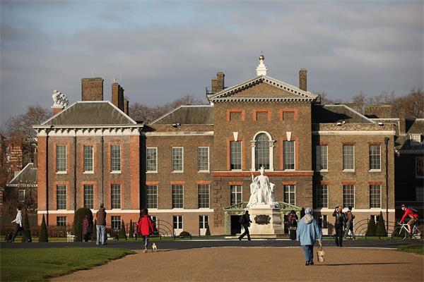 威尔士亲王和王妃即将搬进他们的“永久居所”。这对君主制意味着什么？3