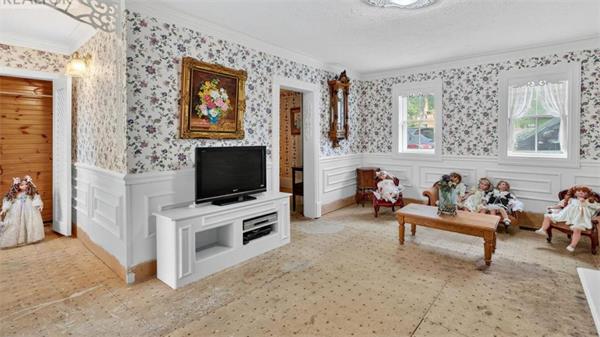 恐怖还是创意？列治文山“娃娃屋”出售1