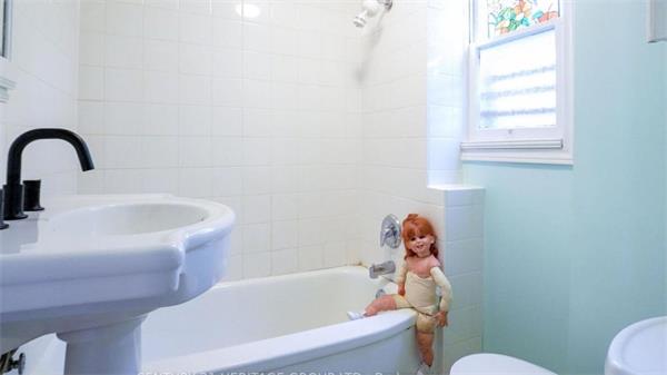 恐怖还是创意？列治文山“娃娃屋”出售3