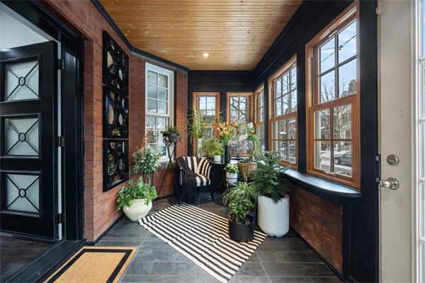 多伦多这条令人垂涎的街道上最大的房屋之一在出售,价值 300 万加元2 多伦多这条令人垂涎的街道上最大的房屋之一在出售,价值 300 万加元2