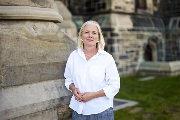 前加拿大环境部长在新回忆录中详述了她在政治上遭受的虐待1