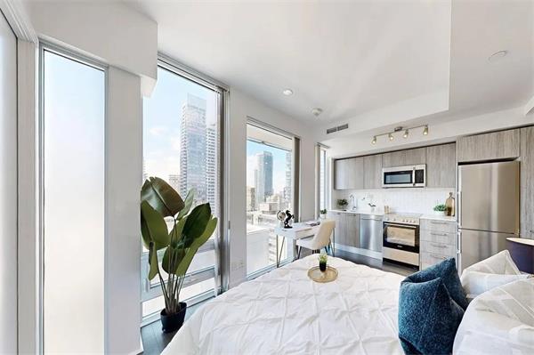 多伦多市中心现在有 10 套不到 40 万加元就能买到的公寓1 多伦多市中心现在有 10 套不到 40 万加元就能买到的公寓1