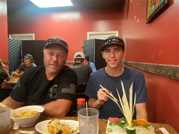 22岁学霸为何开枪？泰勒·罗宾逊背后的故事3