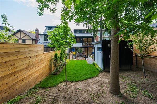 这处价值 400 万加元的多伦多房产在短短 5 年内价格翻了一番3