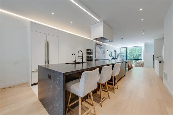 这处价值 400 万加元的多伦多房产在短短 5 年内价格翻了一番6