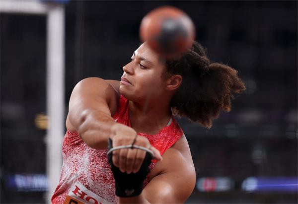 加拿大选手罗杰斯以巨大投掷卫冕世界链球冠军1