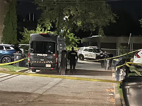 警方确认士嘉堡枪击案受害者身份,称其在多伦多有“说唱人格”1 警方确认士嘉堡枪击案受害者身份,称其在多伦多有“说唱人格”1