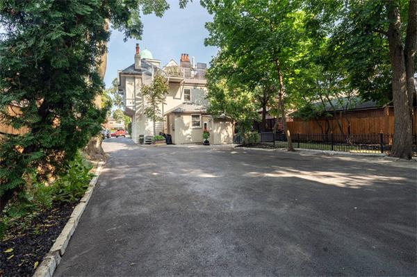 多伦多这栋指定的遗产住宅售价不到 600 万加元2