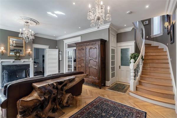 多伦多这栋指定的遗产住宅售价不到 600 万加元3