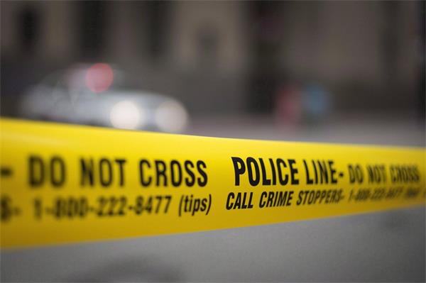 多伦多市中心一名躺在路上的行人被车撞倒身亡1 多伦多市中心一名躺在路上的行人被车撞倒身亡1